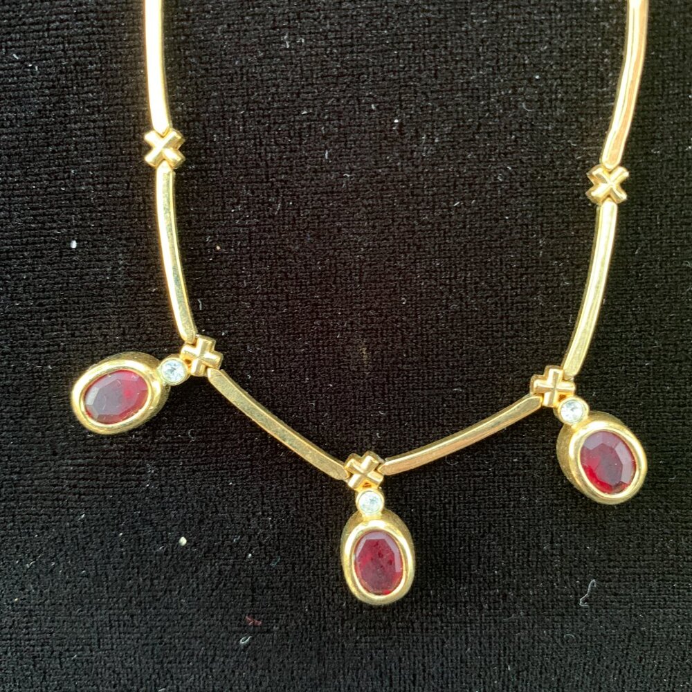Gold Tone Necklace with‎ Red Rhinestone - Picture 2 of 4